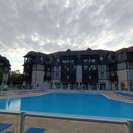Appart 2 Chambres Piscine Chez Rox - Residence Du Golf Deauville Exterior foto